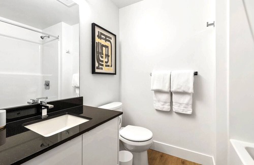 City Centre Apartment | Luxury King Condo w/Private Patio & FREE Parking