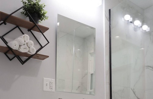 Forestview Apartment | Modern Apartment Near Downtown Chicago