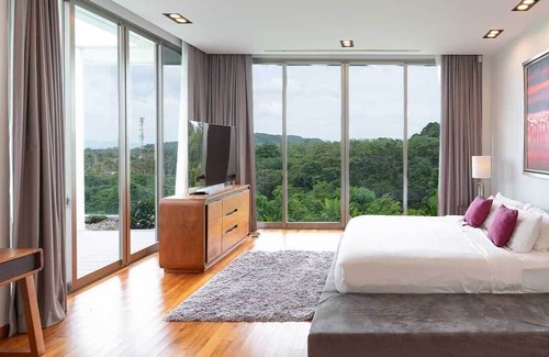 Pa Klok Villa | Luxury Seaview Villa in Phuket - 4 Bedrooms, Pet friendly