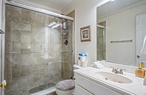Garland House | Best house in Garland. Beautify warm family house.