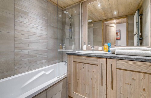Les Boisses Apartment | Tignes 1800 - Luxury apartment in a boutique residence - slope access