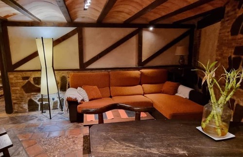 Toledo City Center Cottage | Cueva Árabe Reformada por Completo en Pleno Casco Viejo de Toledo