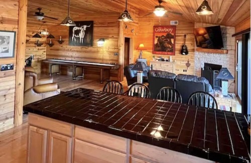 Bandera House | Texas Hill Country Cabin Escape On Medina River