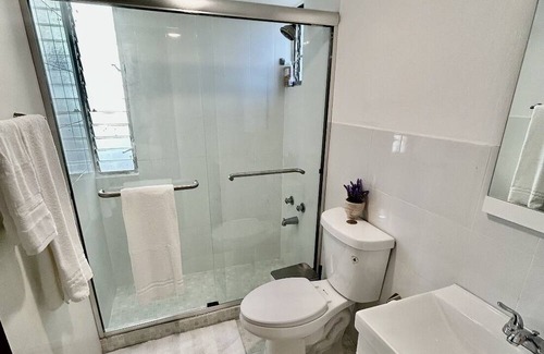 Rio Piedras Apartment | Multi-Guest and bed stylish apt in San Juan