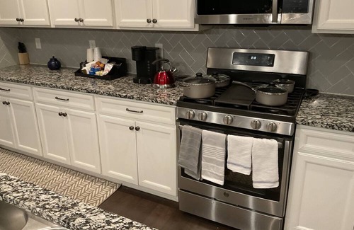 Buford House | Magical Cozy 2 Bedroom in Buford
