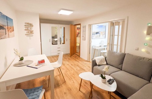 Sebnitz Apartment | Urlaubsidylle mit Pool&terrasse · H6