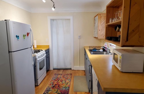 Tyrone House | Cozy cottage in Silver City historic district. 5 minute walk to downtown & WNMU!