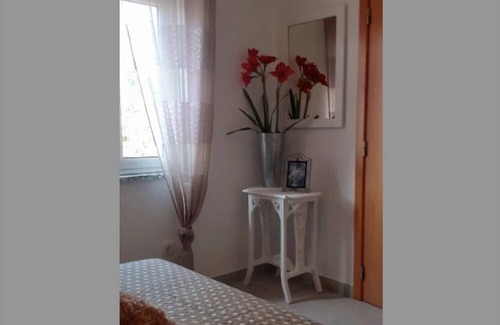 Alqueidao Apartment | Apartment 'Quinta Do Pôr Do Sol' with Mountain View, Shared Garden and Wi-Fi