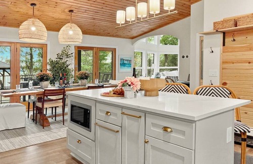 Kalkaska House | Luxury Lakehouse: Hot Tub, Prvt Dock, Kayak, Fire Pit, Scenic Decks, Game Room