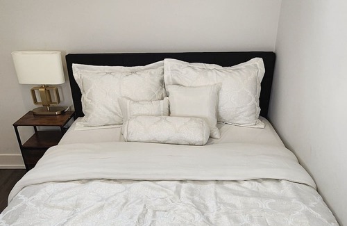 Elder Mills House | Cozy 2 Bedroom Getaway