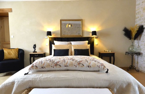 Appenai-sous-Belleme Bed & Breakfast | Vrbo Property