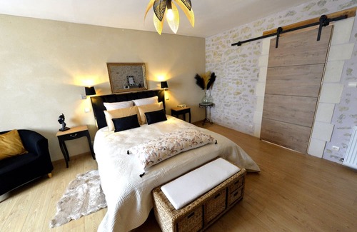 Appenai-sous-Belleme Bed & Breakfast | Vrbo Property