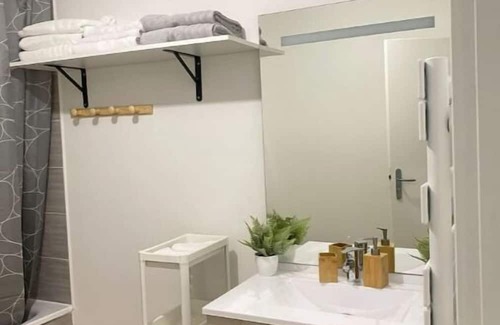Noisy-le-Sec Apartment | Bel Appart T2 Idéalement Situé