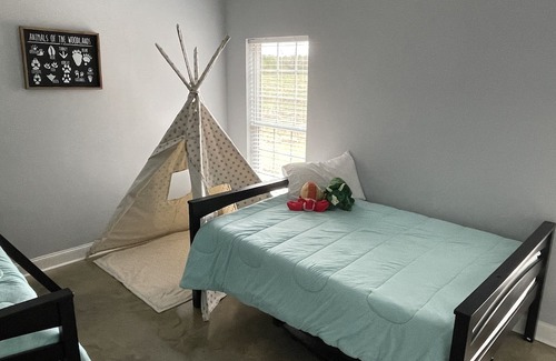 Cullman House | Beautiful barn- perfect for a country getaway!