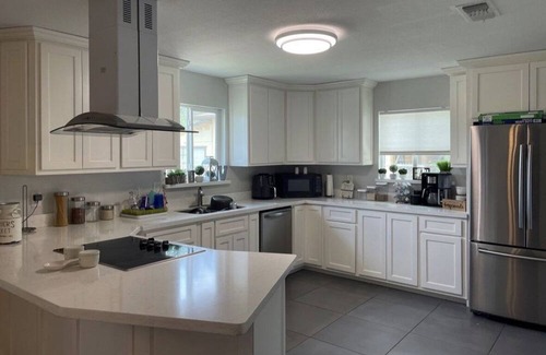 Eagle Pass House | Lonestar Lodge- Enjoy Smart TV with Disney, Amazon Prime, Ext. nearby Casino!