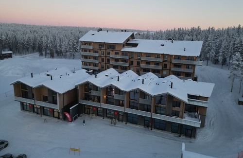 Sirkka Villa | Penthouse Sammon - Greatest in the heart of Levi. 1 minute away from slopes!