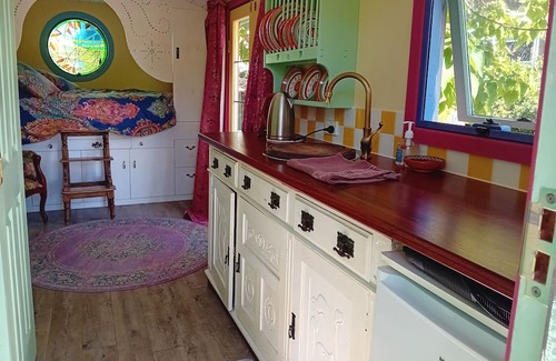 Balingup Cabin | Stay in a Peacefull'friendly quiet village of Balingup wa . explore many things
