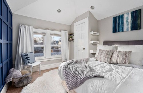 Merion Village House | Village View: Elegant Comfort near German Village