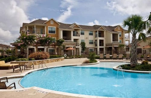 Stafford Apartment | A 1-bedroom apartment in a peaceful area minutes to Sugar Land/ Hwys
