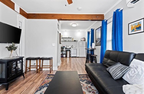 North Kansas City Apartment | Lovely 1BR 2ndFloor Apt Desirable Location