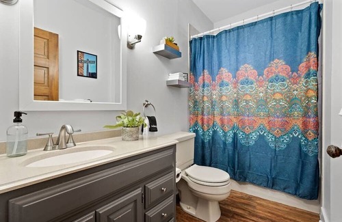 North Kansas City Apartment | Lovely 1BR 2ndFloor Apt Desirable Location