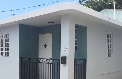 Aguadilla Pueblo House | Bienvenidos a Kasita! Close to the beach!