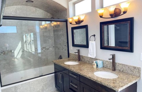 El Paso House | Late%off *Sleeps 8*Canyon Oasis Near Sunland