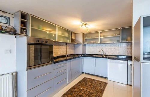 Maltepe Villa | Unique House with Tree Inside near Sea in Maltepe