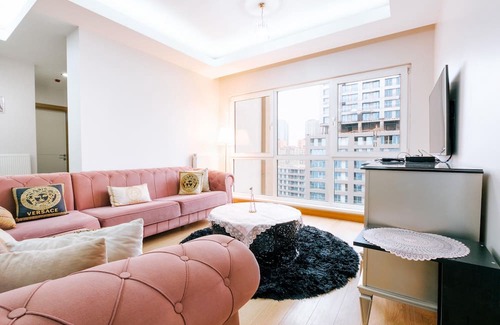 Atasehir Apartment | Sleek Residence with View 6 min to Brandium Mall
