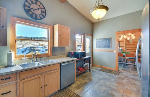 Twin Lakes House | Leadville Home w/360 Degree Views & River Access
