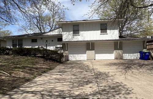 Merriam House | Pet-Friendly Home - 2 miles to downtown KC