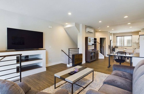Sammamish House | Stylish Sammamish 1BR w/ Parking & In-Unit W/D, by Blueground