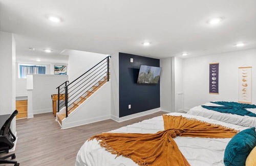 Fells Point Apartment | °Heart of Fells point °King°400Mbps°Netflix°W/D