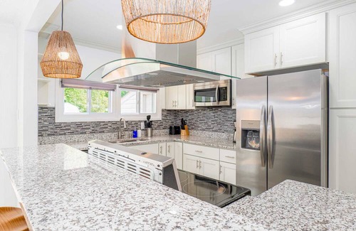 Portsmouth House | Rivercrest Retreat | River Front | 3 beds 2 baths