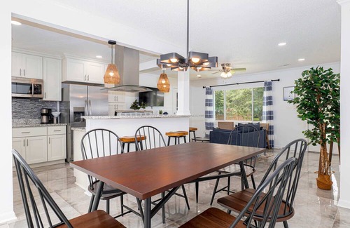 Portsmouth House | Rivercrest Retreat | River Front | 3 beds 2 baths
