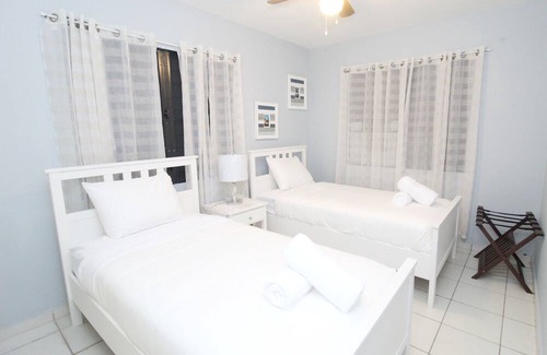 Islote House | Following seas Family beach house