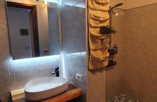 Aer Apartment | Apartment 'Elisa' with Lake View, Private Terrace and Wi-Fi