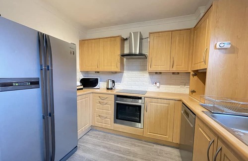 Glasgow House | Elegant 3 Bedroom House in Glasgow, close to M8, family friendly!