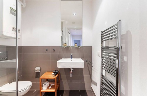 Cadenabbia House | Vacation Home in Griante with 2 bedrooms sleeps 4