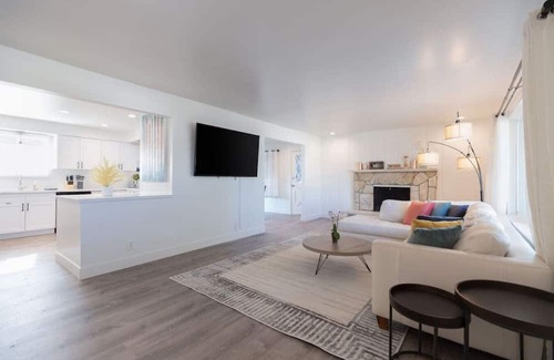 Cottonwood Heights House | Prvt Hot Tub, Close to Resorts!