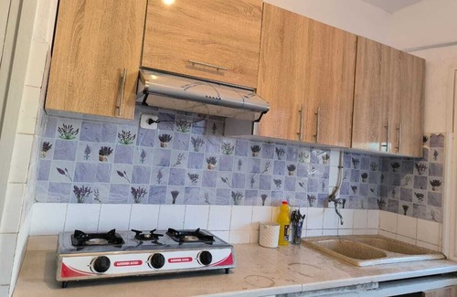 Pic ville Apartment | Charming 3-bedroom Apartment in Cité Habib, Sfax, Tunisia With TV and AC 🌿