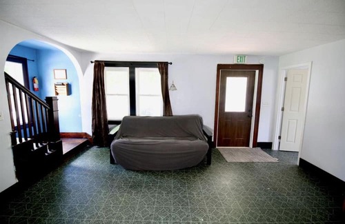 Goshen House | Prime location