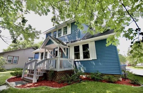 Goshen House | Prime location
