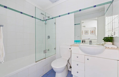Brookvale Apartment | Trendy Enchantment on Sydneys Northern Beaches
