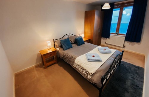 Canon's Marsh Apartment | Anchor Point - Cosy Apartment in Bristol