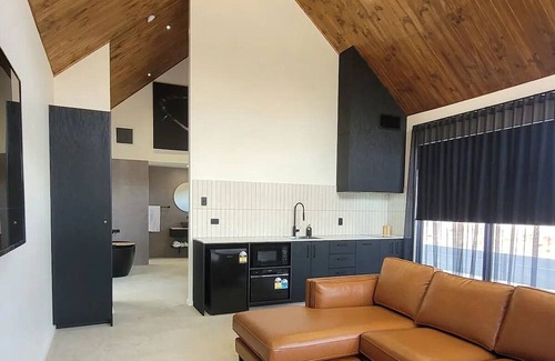 Sampson Flat House | Where nature & luxury meet.