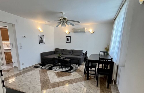 Wittau Apartment | Atemberaubendes Apartment mit Pool