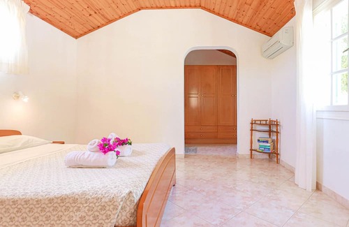 Agios Stefanos Apartment | Anna Apartment Agios Stephanos