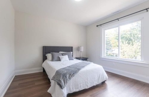Clarkson House | Cozy,Fully Renovated Independent House Near Lake-4 bedrooms/2 baths-free parking