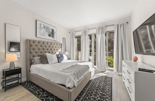 Mission Valley East Condo | Ciao Stays